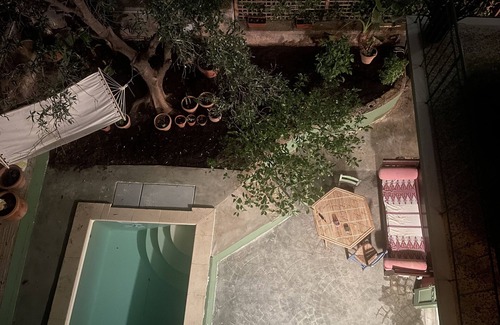 Athens City Centre Apartment | The pink frog apt in the center with private pool