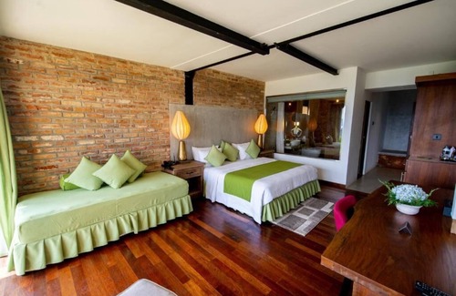Nuwara Eliya Hotel | The Plains Green Ambewela Sri Lanka