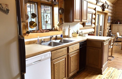 Livingston House | The Pleasant Pheasant ~ 5 Bedroom Log Home on 20 Acres in Paradise Valley
