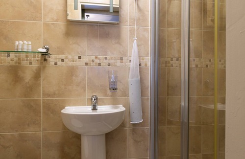 South Warnborough Bed & Breakfast | The Poacher Inn