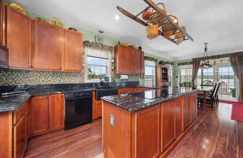 Elkton House | The Pointe is on the Elk River on the Upper Chesapeake Bay