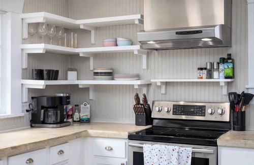 Crestline Heights House | The Pond Pad - Crestwood/Backyard/Pets/Games/WiFi