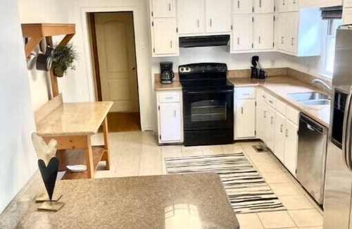 Douglasville House | The Pond View at Creek Valley 6bdrms sleeps 12