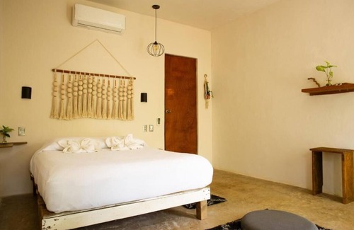 Jimenez Hotel | The Pool Treehouse Hotel