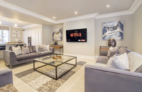 Bootham Cottage | The Presidential Suite, with Parking. - sleeps 4 guests in 2 bedrooms