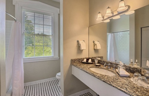 Historic District - North Bed & Breakfast | The Presidents' Quarters Inn