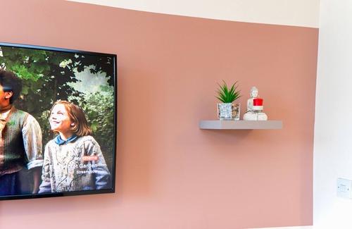 Grangetown Apartment | The Prospect Pad - Parking - Gym&Pool - Balcony by DYZYN