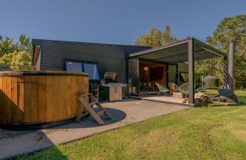Kuaotunu House | The Pumpkin Shed - Kuaotunu Holiday Home