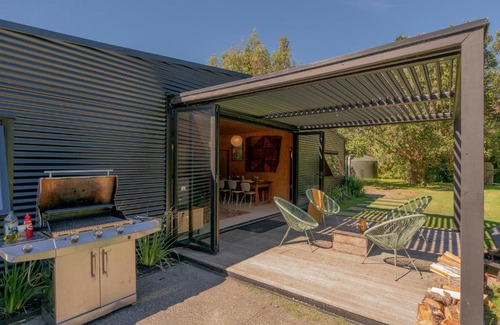 Kuaotunu House | The Pumpkin Shed - Kuaotunu Holiday Home