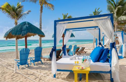 Punta Cancun Resort | The Pyramid Cancun by Oasis - All Inclusive