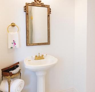 Winters Villa | The Queen On Main