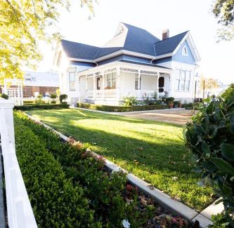 Winters Villa | The Queen On Main