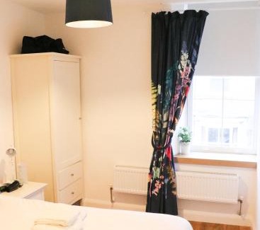 Buxton Hotel | The Queen's Head Hotel