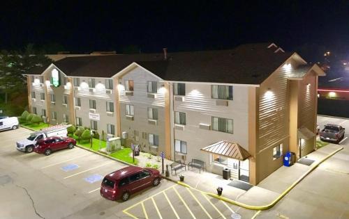 Quincy Hotel | The Quincy Inn & Suites