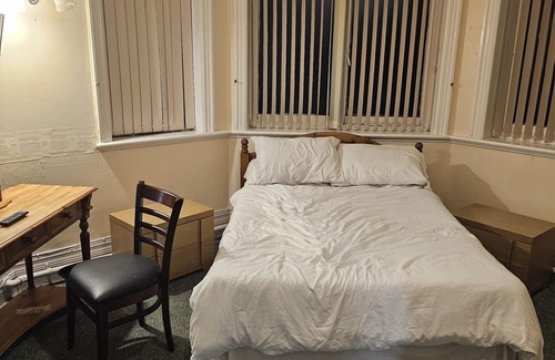 Nantwich Bed & Breakfast | The Railway Hotel