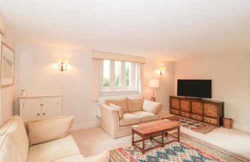 Hinton St. George House | The Reading Room