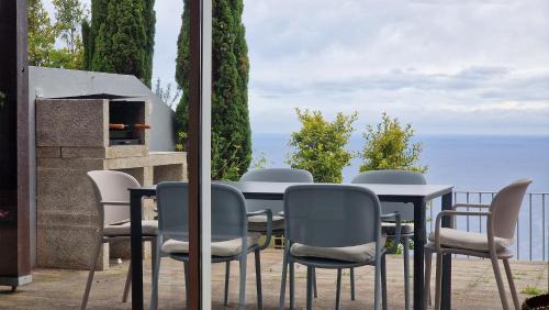 Calheta Villa | The Red Hot Chill House by LovelyStay