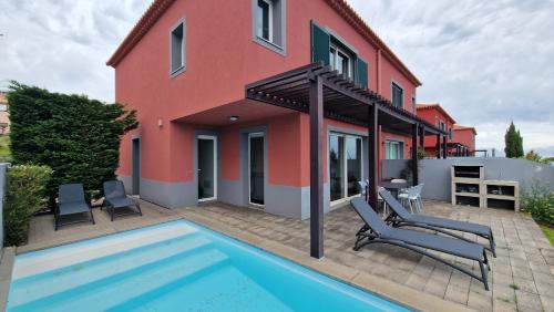 Calheta Villa | The Red Hot Chill House by LovelyStay