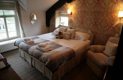 Burnsall Hotel | The Red Lion & Manor House