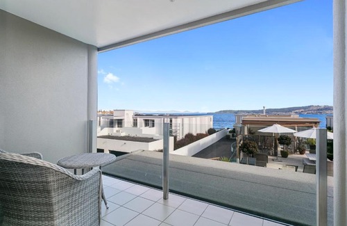 Waipahihi Hotel | The Reef Resort