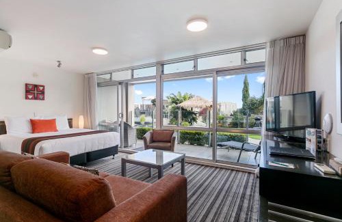 Waipahihi Hotel | The Reef Resort