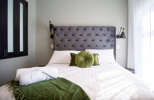 Fitzroy Apartment | The Residence Apartment Two with Spa Bath
