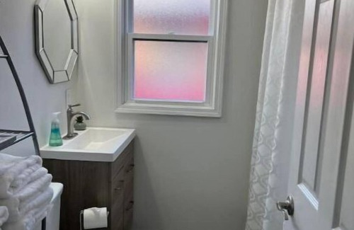 East Chicago House | 𝙏𝙃𝙀 🅡🅔🅖🅘🅞🅝 𝓡𝙚𝙩𝙧𝙚𝙖𝙩 ✺4ʙᴇᴅʀᴏᴏᴍ ʜᴏᴍᴇ 𝓃𝑒𝒶𝓇 ℂℍ𝕀ℂ𝔸𝔾𝕆