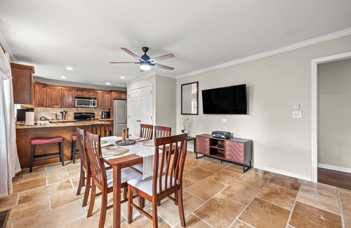 Sylvan Hills House | The Rhitreat, 2BR, 10 Min to Downtown & Airport