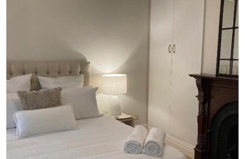 Richmond House | The Richmond Cottage