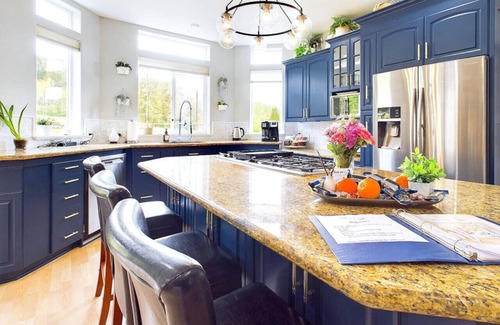 Philomath House | The Ridge PNW with hot tub!