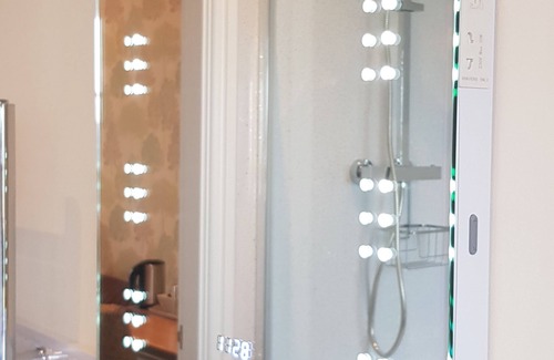 Rhosgoch Bed & Breakfast | The Ring Pub Bed and Breakfast