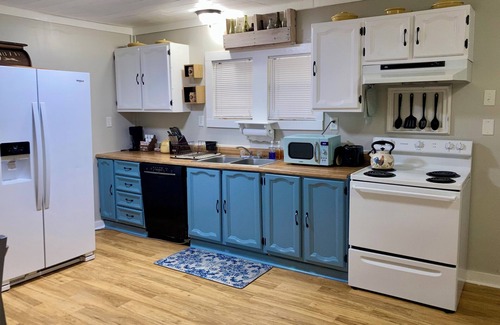 Kreole House | THE RIVER SHACK - Rustic Riverfront Retreat