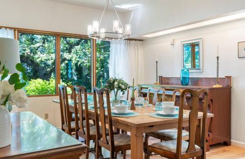 Old Evergreen Highway House | The Riverfront Retreat-woods Landing