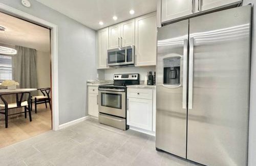South Hills House | The Rogers at Mount Lebanon by Luxe PGH