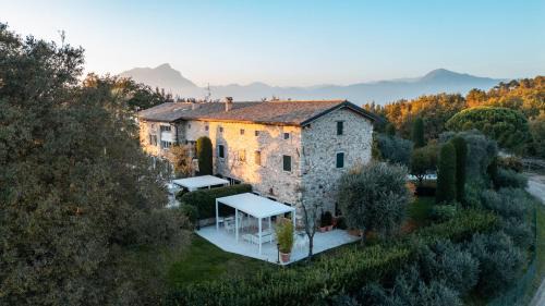 Albisano House | The Romantic Dependance in Luxury Villa