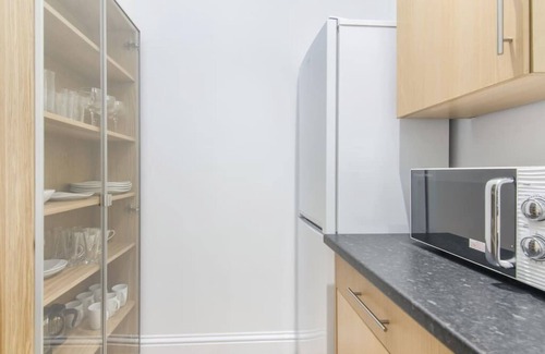 Gravesend Apartment | The Roost Group - 2 Bedrooms - Apartment #2