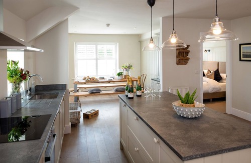 Rhoscolyn Apartment | The Roost : Two Pet-Friendly Apartments Sleeping 10 in Rhoscolyn | Managed by Anglesey Holiday Letti