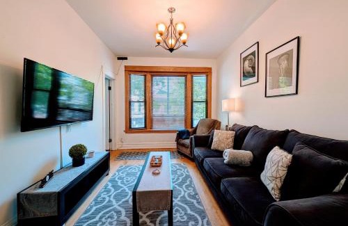 Roscoe Village Apartment | The Roscoe Village Guesthouse