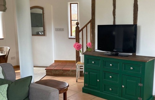 Middleton Cheney Cottage | The Round House - An unusal countryside cottage.