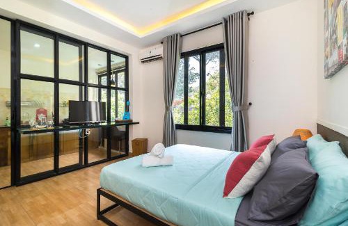 Delicias House | The Roundabout Hideout Room 1