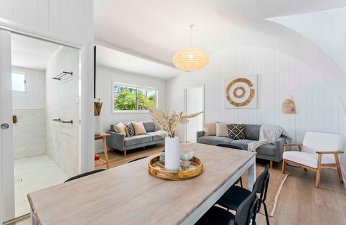 Cessnock House | The Roundhouse 4BR Home