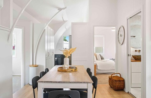 Cessnock House | The Roundhouse 4BR Home