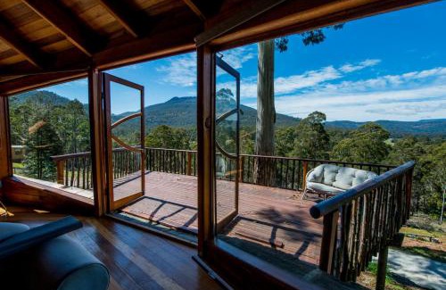 Jackeys Marsh House | The Roundhouse