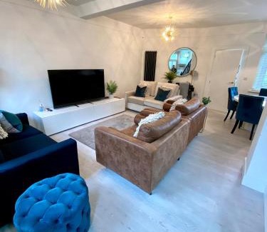 Abercwmboi House | The Roxy Retreat 3 Bed in Aberdare