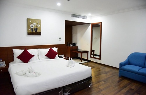 Jayanagar Hotel | The Royal Comfort