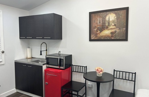 Ronkonkoma House | The Royal Suite - Ronkonkoma