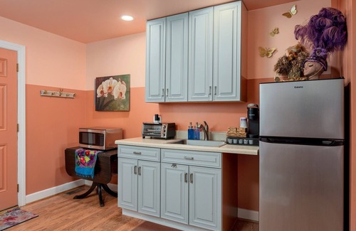 Wilmington House | The Salty Peach, A Sweet Retreat