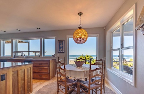 Seal Rock House | The Sanctuary at Seal Rock, Sleeps 8, Pet Friendly, Oceanfront, Hot Tub, BBQ, Beach Access