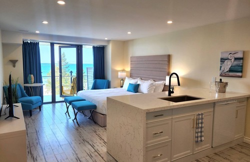 Sauble Beach Hotel | The Sands