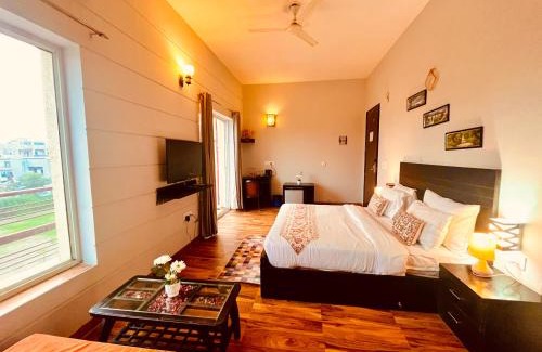 Jashpurnagar Hotel | The Sapphire Resort 1,2,3 bedrooms villas available in omaxe vrindavan - A Four Star Luxury Resort